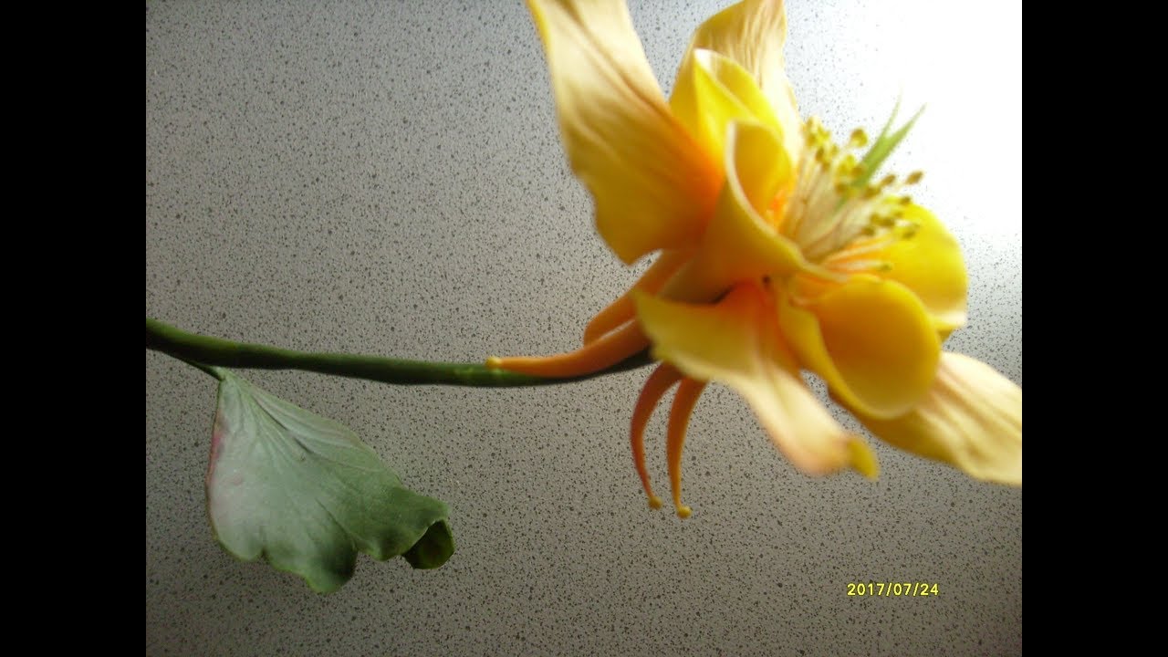 М.К. Аквилегия из холодного фарфора. Авторский М.К. Татьяны Несиной.