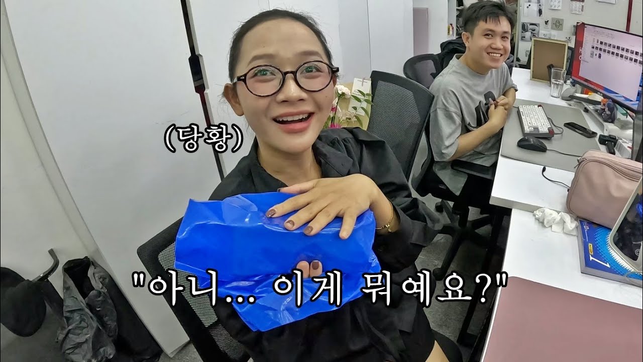 베트남 직원 우유에게 퇴직금으로 돈다발을 줬습니다!