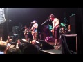 Nofx fat mike aime les curly plus que sont public  et il le montre  la rochelle 16042011