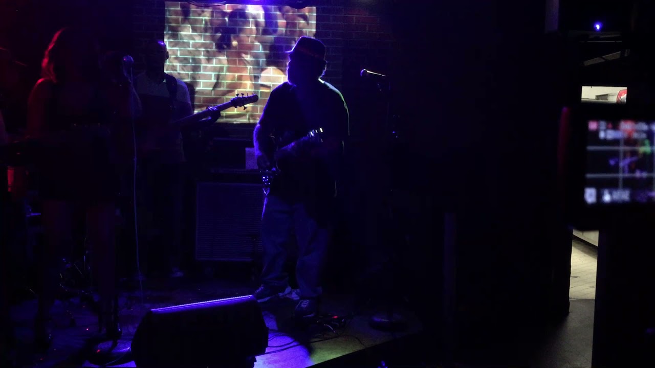 Azul Quetzal and The Jade Tones at the Love Hate Bar Los Angeles - YouTube