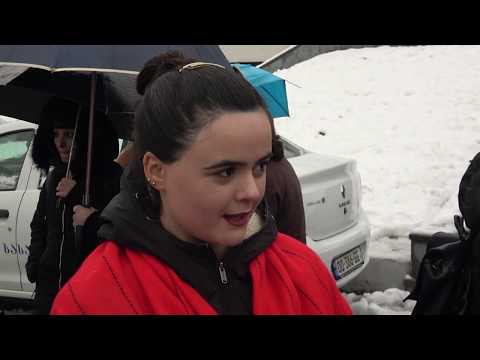 ქუთექსის  ყოფილი  თანამშრომლები  დღეს  დილიდან  ქუთაისის  საქალაქო  სასამართლოსთან შეიკრიბნენ