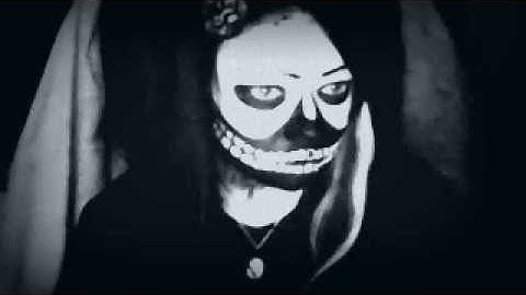 Salute video Vampire Freaks Barbie_Hates_Pink