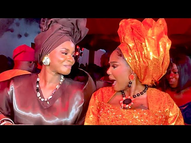 Watch Segun Johnson: Thrills guests with Different OVERSABI GELE at the movie premiere of OVERSABI AUNTY on YouTube Watch Segun Johnson: Thrills guests with Different OVERSABI GELE at the movie premiere of OVERSABI AUNTY on YouTube