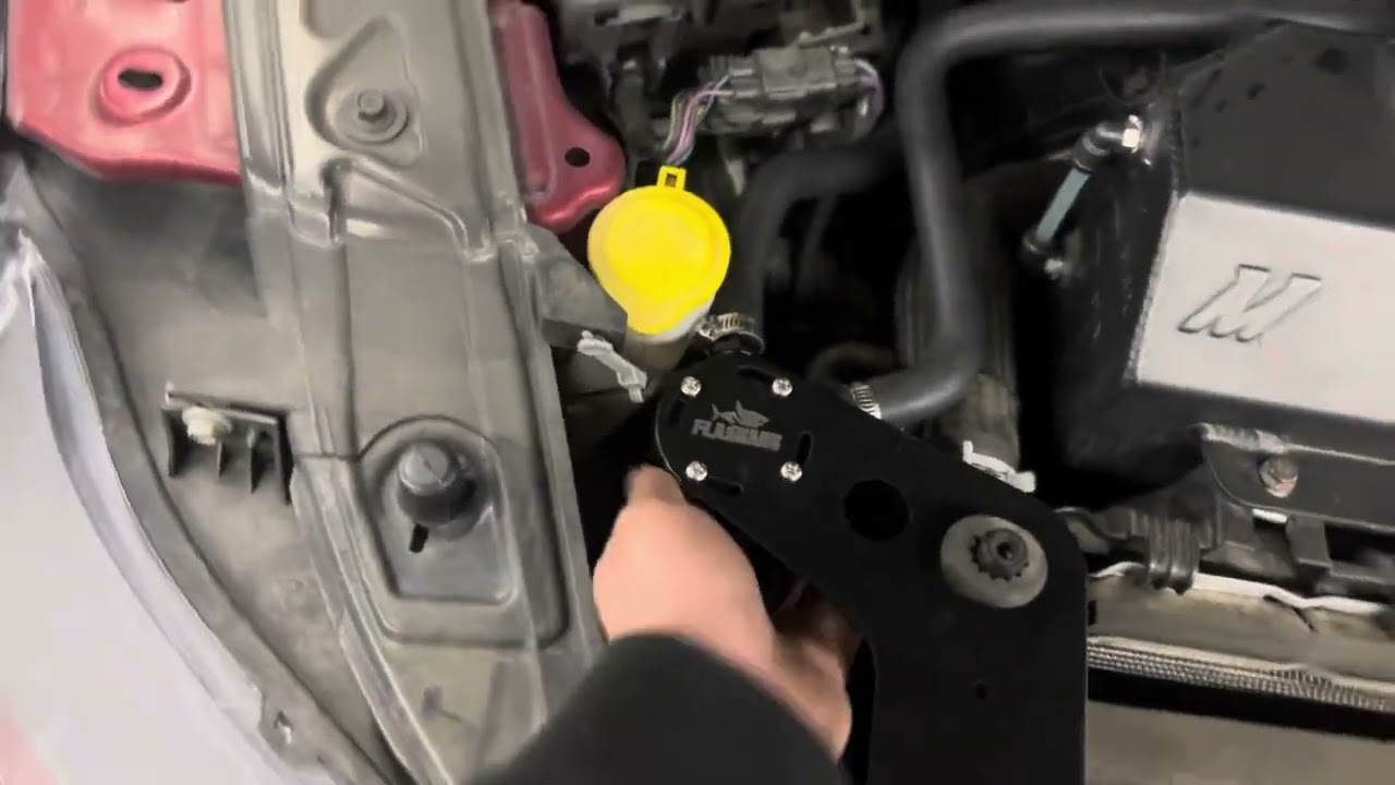 Установка маслоуловителя на Mustang 2-го поколения с двигателем 5.0 от FlasharkAutoParts.