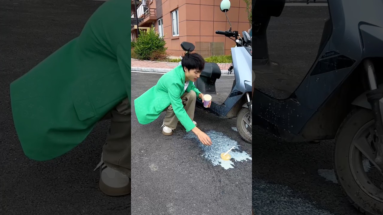 Electric vehicle milk tea holder, a boon for cyclists #shorts