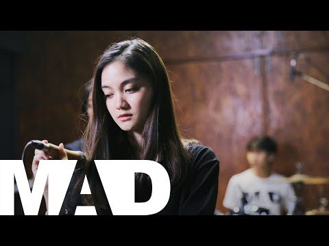 [MAD] ฝากใบลา - เนย ภัสวรรณ (Cover) | Aoy Amornphat Feat. Mint Passakorn