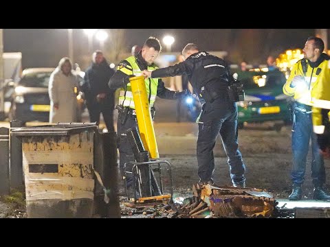 Vijf woningen beschadigd door enorme vuurwerk explosie in Midwolda