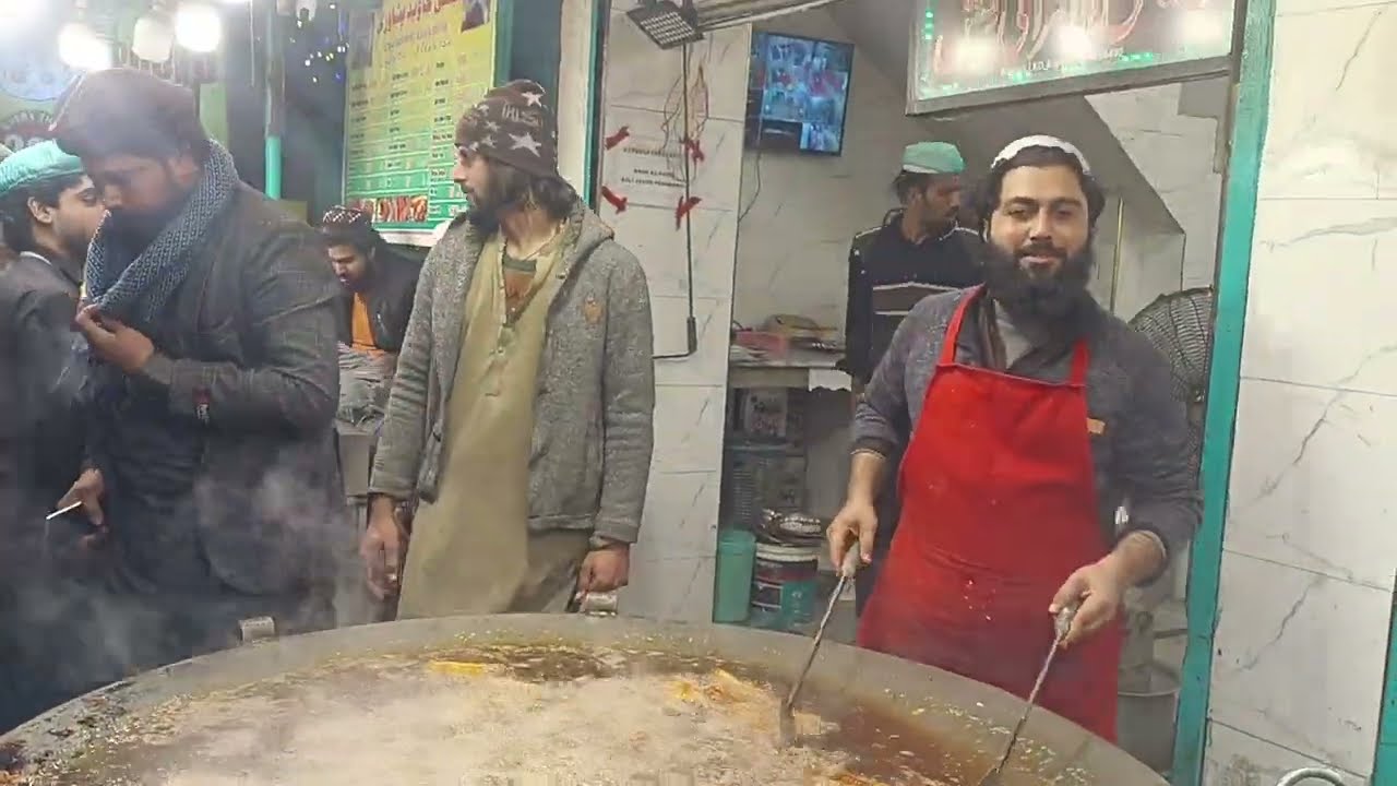 Asli javeed peshawari fish 🐠 point & chicken 🍗 roost.fish fry tawa fish fry fish & chicken roost.