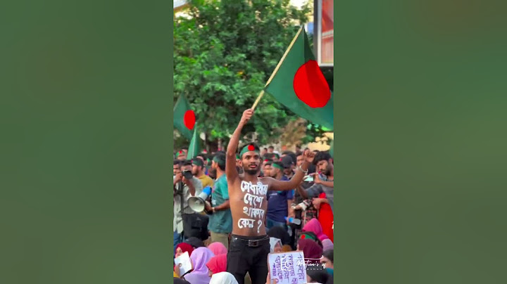এটা যেন আরেক্টি স্বাধীনতার লড়াই l কোটা আন্দোলন: বুক চেতিয়ে পুলিশকে আটকানোর চেষ্টা