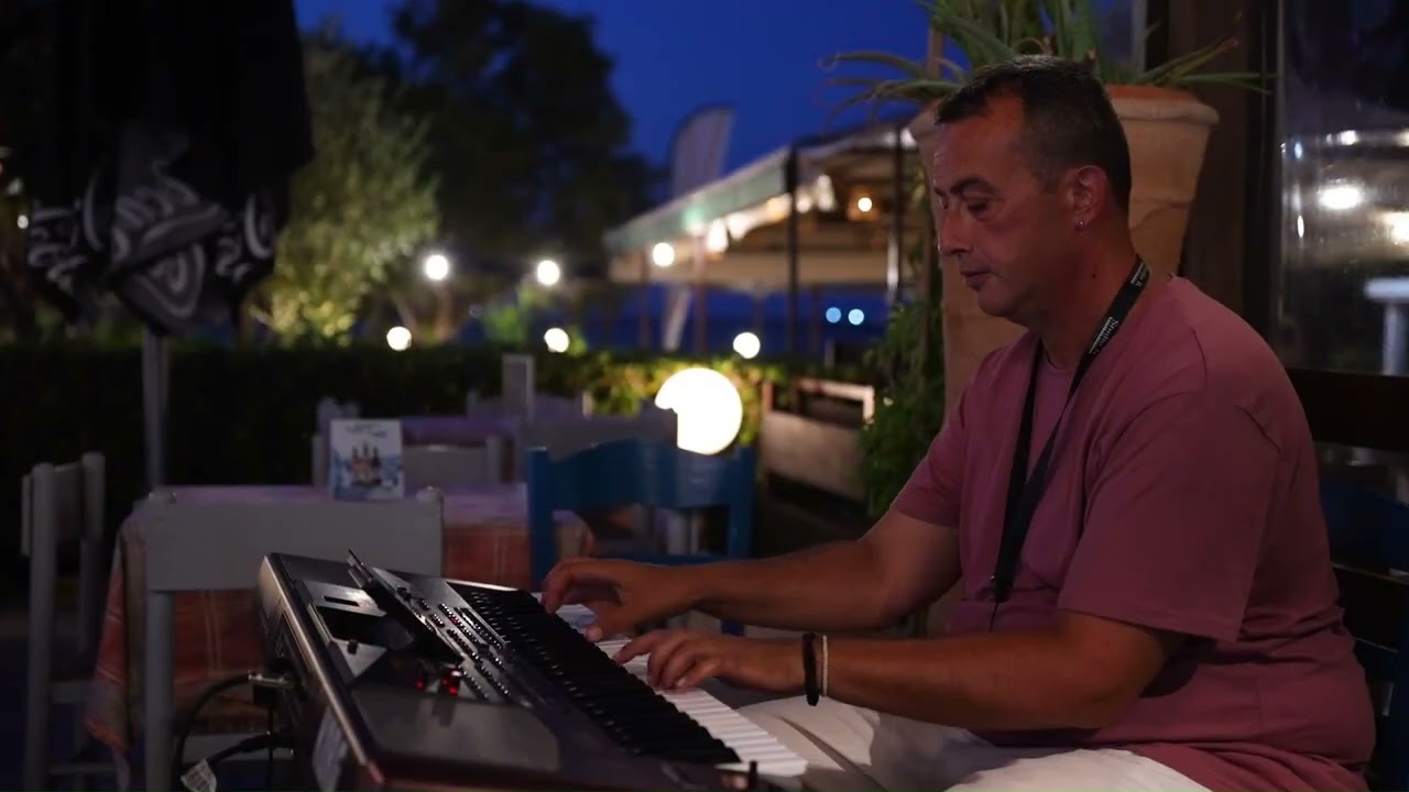 Τρίτη στο Oasis Taverna & Beach Bar, Αλυκανάς &mdash; βίντεο