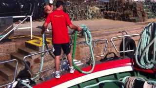 Atraque En El Puerto De Bueu