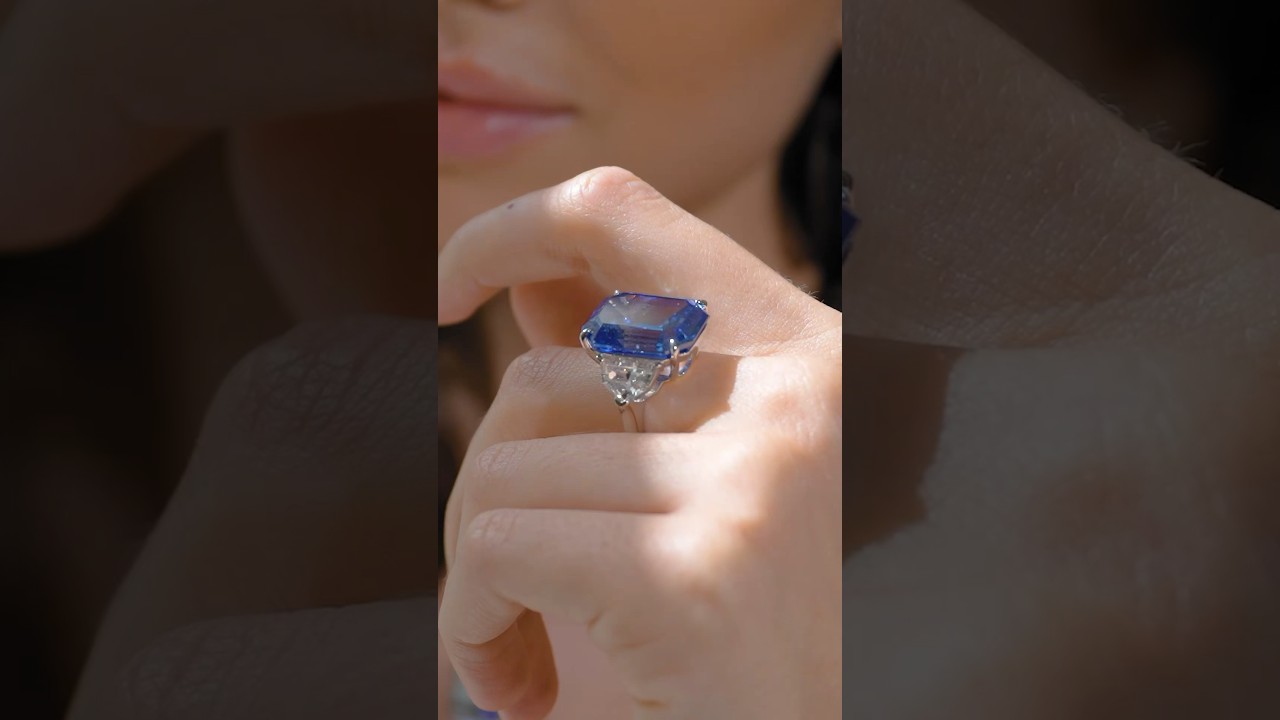 Feeling blue? #annazuckerman #jewelry #diamondjewelry #diamondcrystalline #diamond #necklace