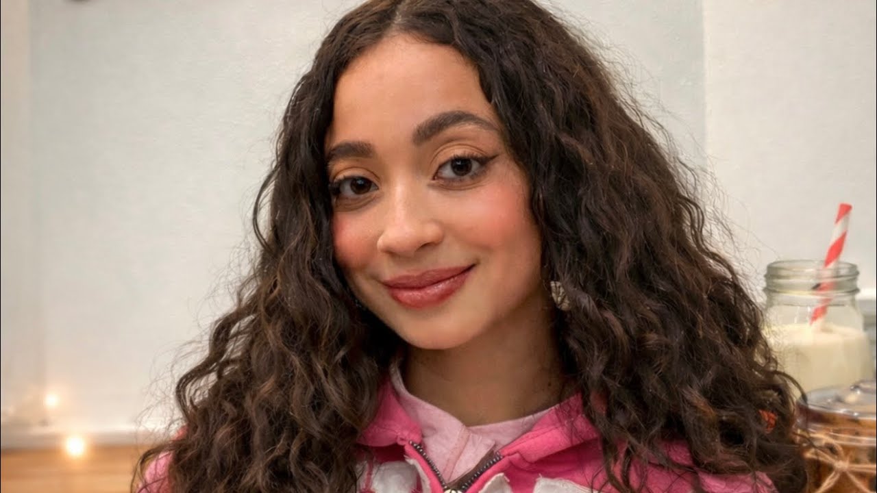 ASMR - CLICKY WHISPER RAMBLE MY MONTH FAVORITE ✨