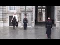 Relevo de la Guardia Real en el Palacio Real (Madrid)  Puerta del Principe