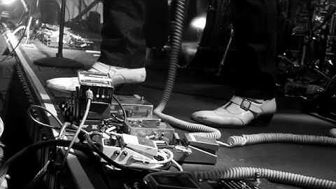 The Dead Weather - I Can