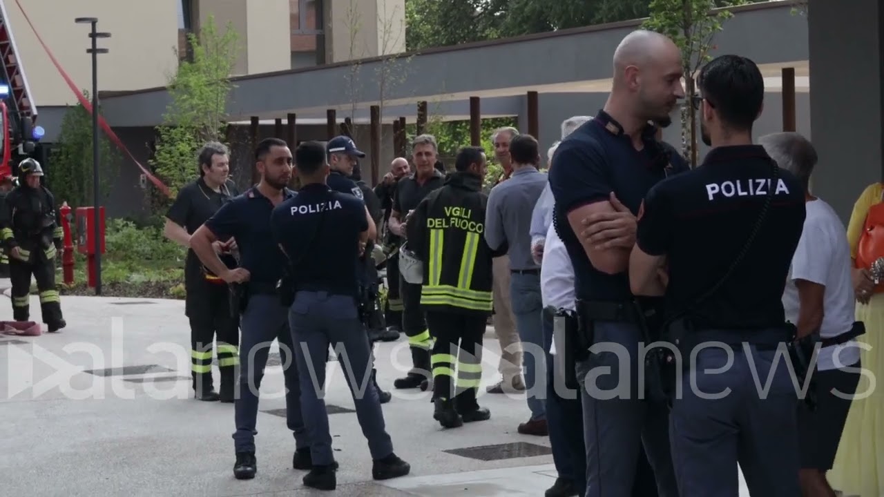 Milano, incendio in una torre in Via Gallarate