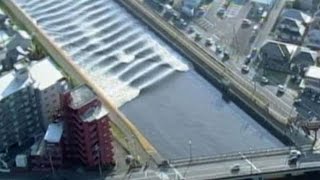 Tsunami hits Japan after strong Earthquake Nov 22, 2016