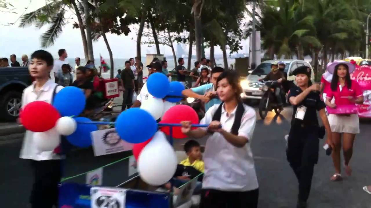 Parade for Pattaya International Bed Race 2011 (part 3)