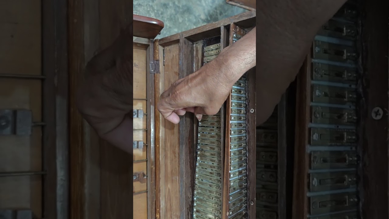 (126) Antique Harmonium available for sale. Price 8000/-+ courier charges. Con. 9935738085