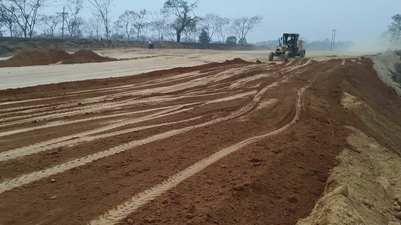 Embankment Top Grading by vicky singh ( Cat .Grader 120 )
