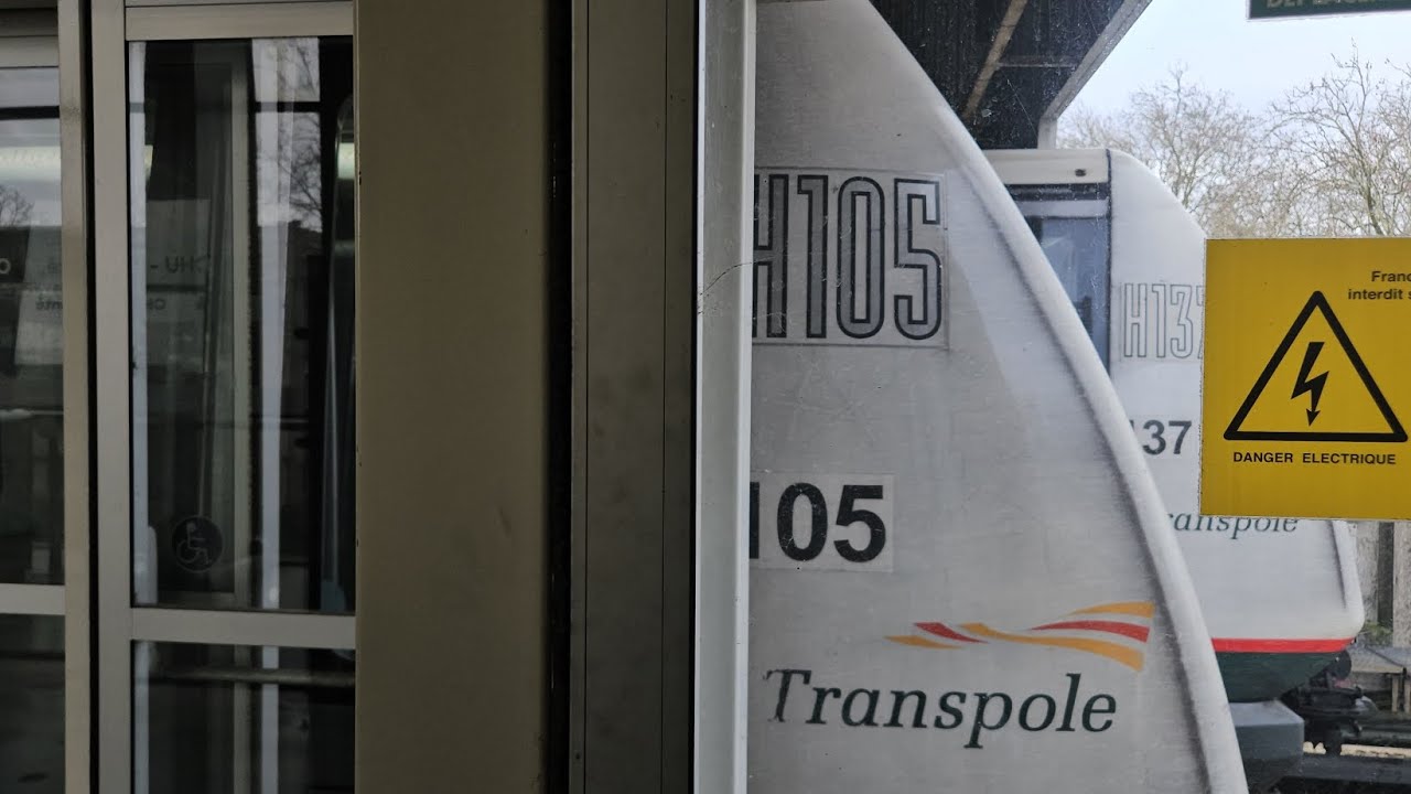 ( MÉTRO VAL 208) Rame HP105 entre 4 Cantons Stade Pierre Mauroy et CHU Eurasanté 