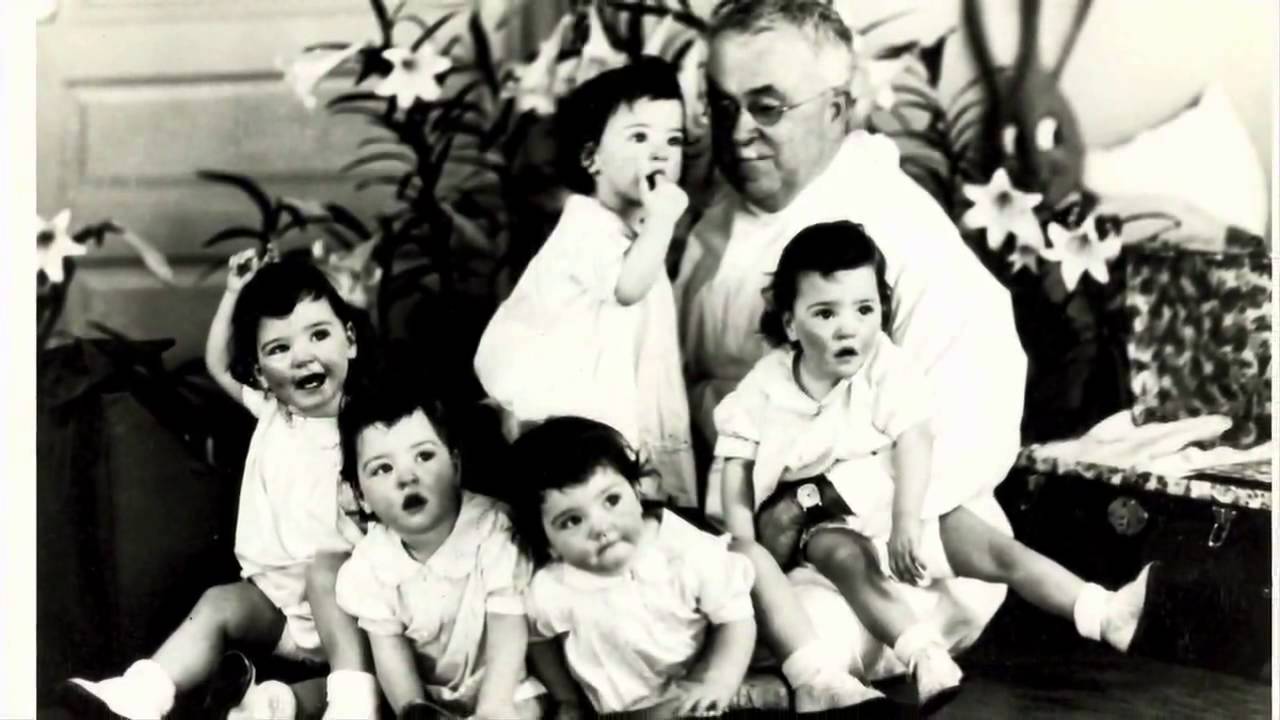 Identical Quintuplets Dionne