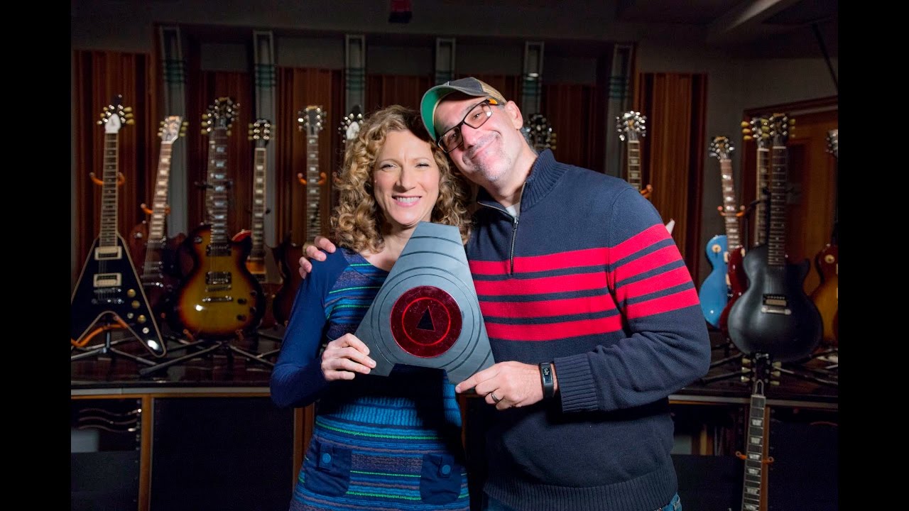 "a"-Sides Interview: Laurie Berkner on Getting Her Start, New LP, & Christmas (11.30.16)