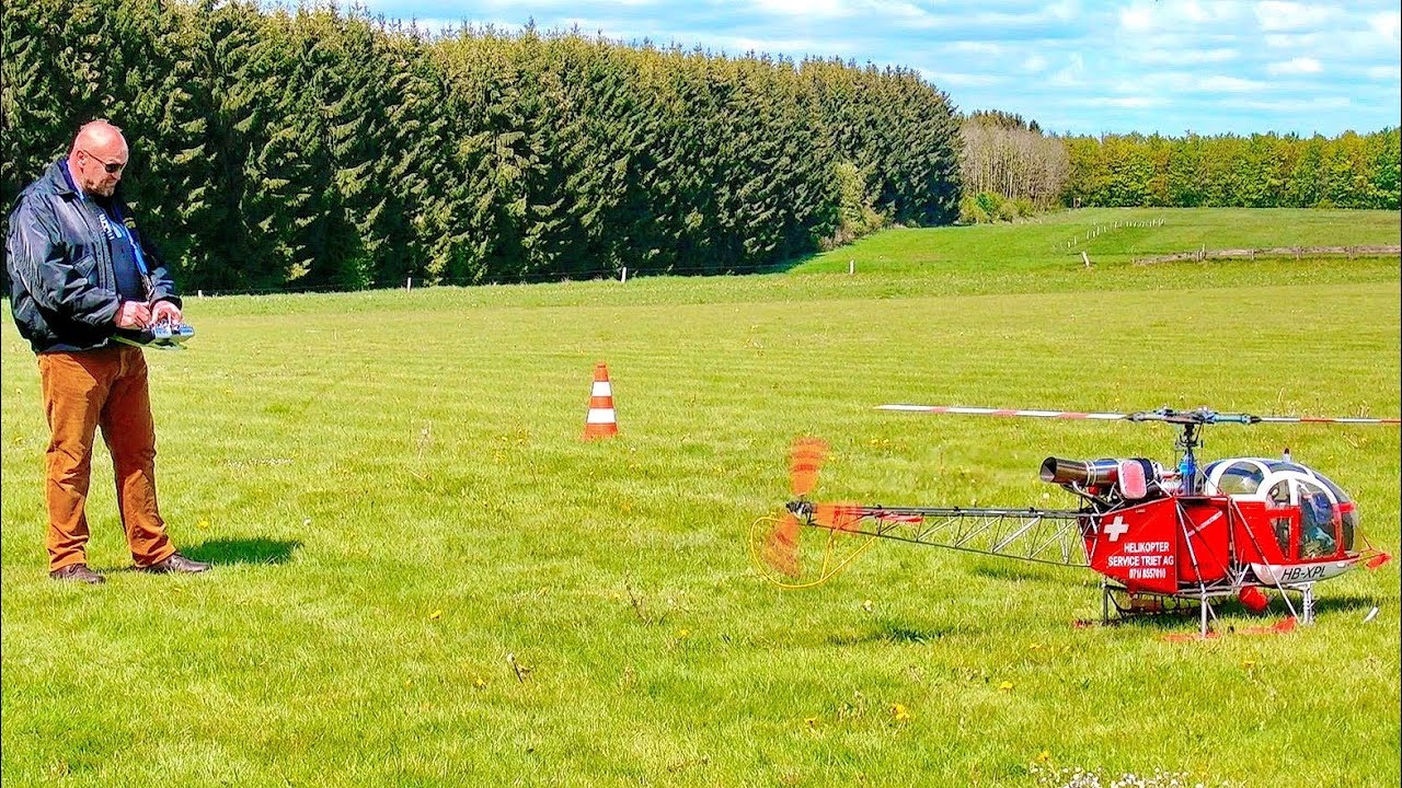 AUTOROTATION WITH HUGE RC SCALE TURBINE MODEL HELICOPTER SA315B LAMA