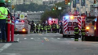 Manhattan: Workers Rescued From Scaffolding
