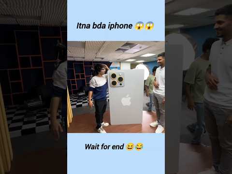 Itna bada iphone 😱😱 // Sourav Joshi vlogs // #youtubeshorts #souravjoshivlogs #shorts