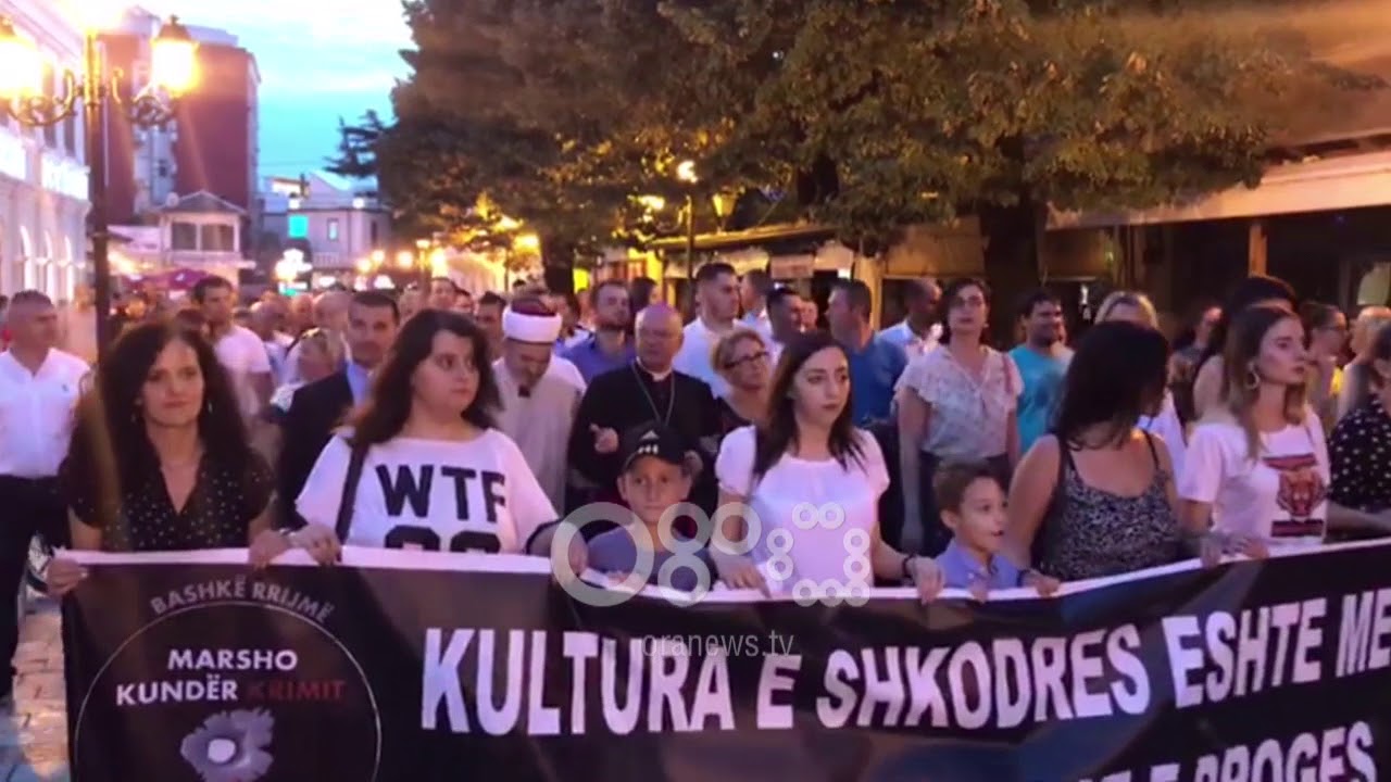 Ora News - Qytetarët e Shkodrës marshim kundër krimit