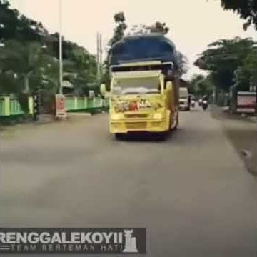Truk trenggalek oleng