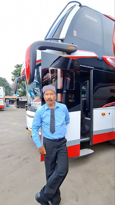 Phenomenal driver ex po haryanto now drives a volvo with Mtrans #shorts #driverbus #pakbero #bus