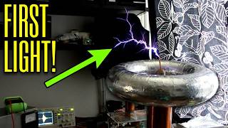 Mini Tesla coil - Kaizer DRSSTC II - First light