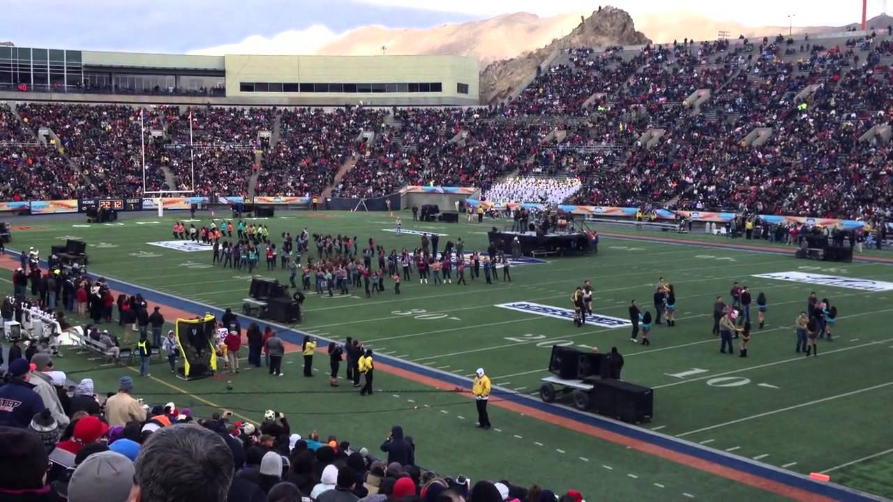 Hyundai Sun Bowl Lee Brice Halftime Show El Paso Dec. 31 2012 - YouTube