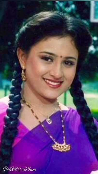South Indian actress Vineetha Photos album/മോഹിക്കും നീൾമിഴിയോടെ/Manthrikam/K.S.Chitra&K.JYesudas