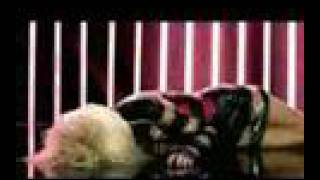 Ashlee Simpson - Outta my head (Ay ya ya) - Music Video