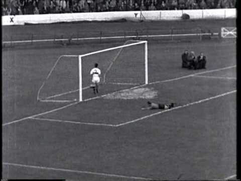 Chelsea 3 Everton 3 Jimmy Greaves goal 1960-61 sea...