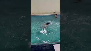 تعلم الإنقاذ في السباحة كابتن ابواحمد مركز أبطال المملكة الرياضي الممكلة السعودية الاعب عبدالجليل