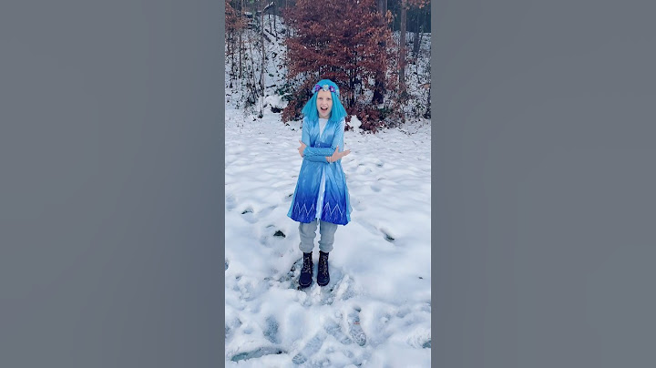 Dodržela jsem slib a jela jsem na koncert v šatech, které jste mi vybrali!😅💙❄️ #frozen