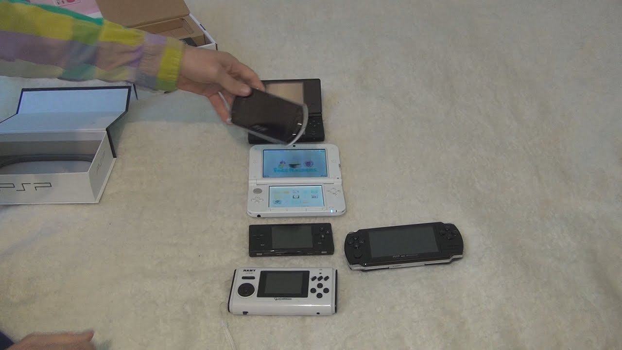 Nintendo 3DS XL vs various portable game consoles size comparison