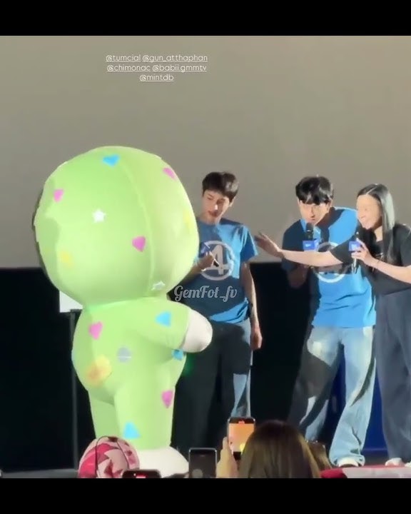 P'Off correcting Babii that Chimon is her elder brother, not uncle 🥰 #offgun#chimonwachirawit