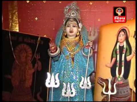 Railgadi Ricksha Ma Besi Aaviya Ame  Gujarati Garba Song Of Khodiyar Maa