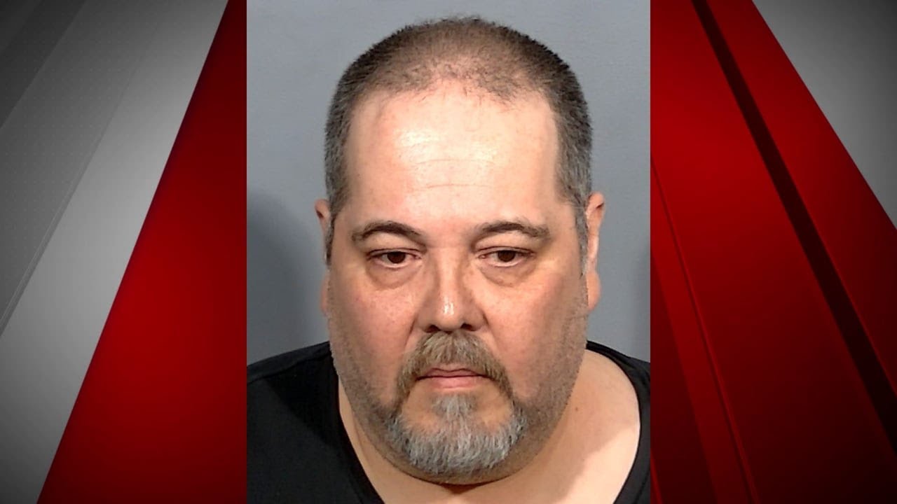 Las Vegas police: Man accused of stabbing 5 teens over insults, kicked ...