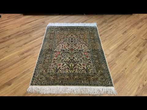 Fine Silk Turkish Hereke Rug 1.46×1.01m (4’10”x3’4”)
