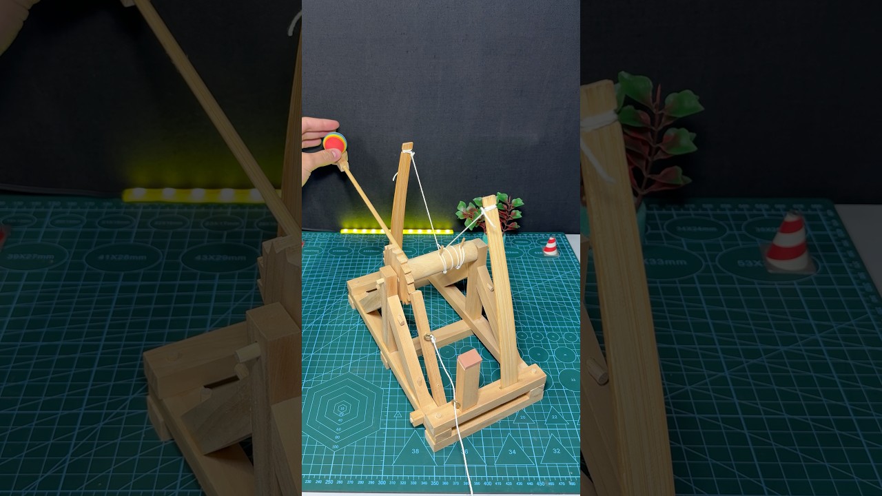 DIY CATAPULT WOOD CRAFT EASY PROJECT #tech #diy #machine #shorts
