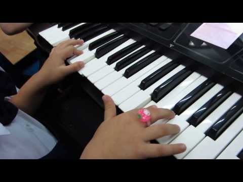 Video Organ Thiếu Nhi -Tôi Yêu Hòa Bình Bé Ánh Huyền 2A... - YouTube