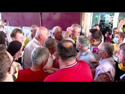 დაპირისპირება ქობულეთში - \"ლელოს\" აქტივისტებს აბაზრის თანამშრომლები დაუპირისპირდნენ