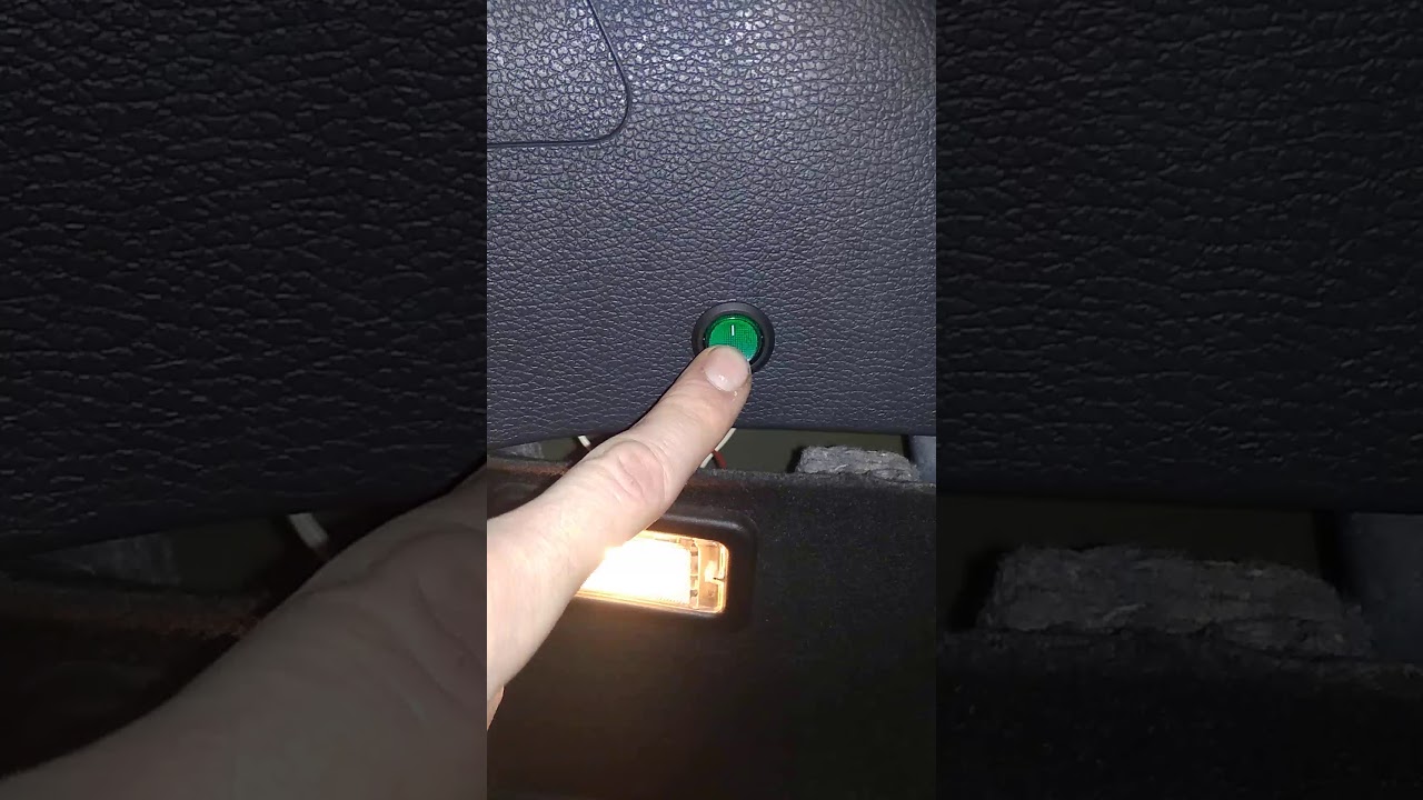 Плафон багажника рено логан