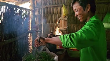 bữa cơm đạm bạc của anh Khuôl gà trống nuôi con vừa làm cha vừa làm mẹ chuẩn bị cho các con